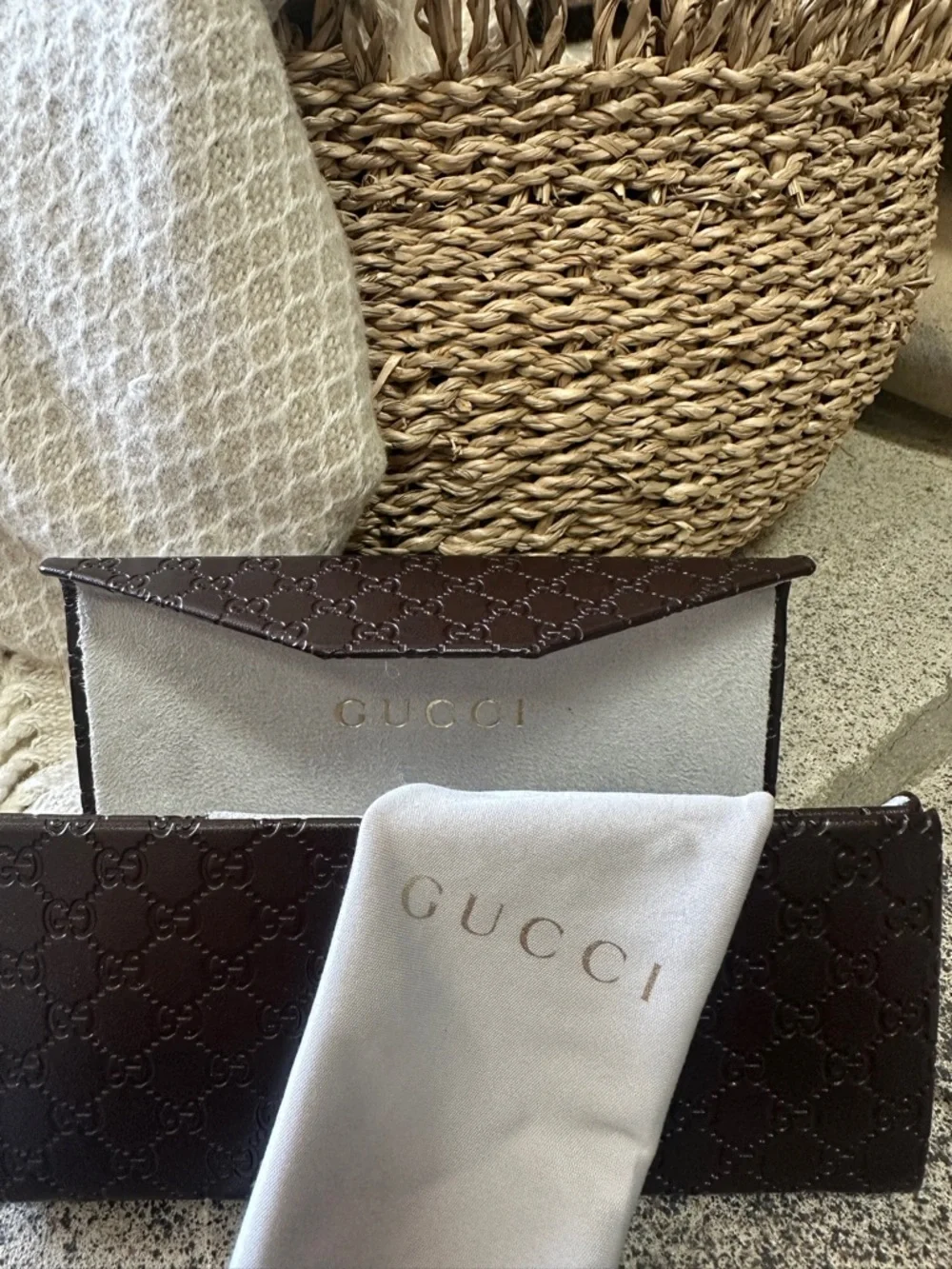 Gucci Black Oversized unisex Sunglasses with Dark Lenses - Picture 2 of 9